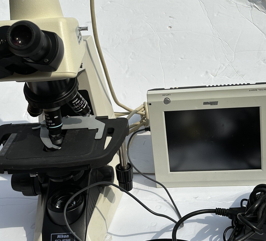Nikon Eclipse E200 Trinocular Microscope With Camera And Monitor 4X 10X/40X/100X