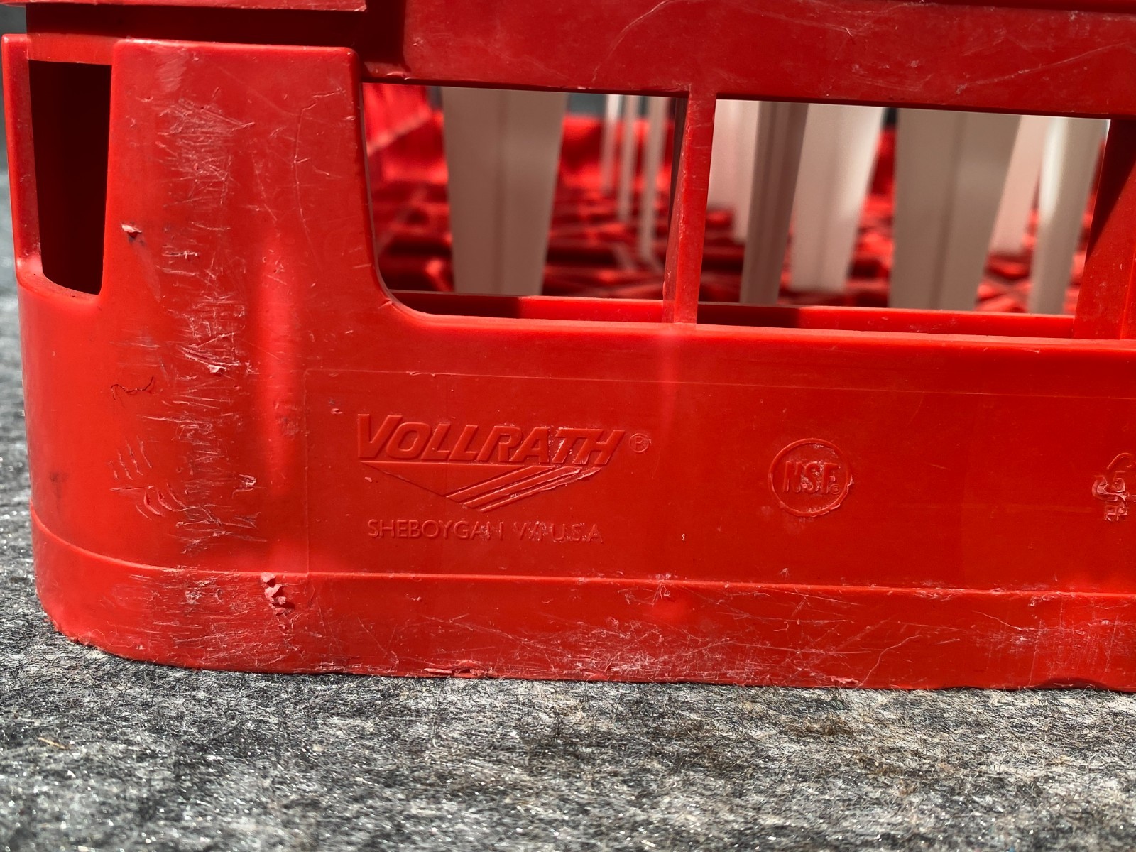 Vollrath Plastic 25 Comp Dishwasher Glass Rack Height 8.5″ WINE