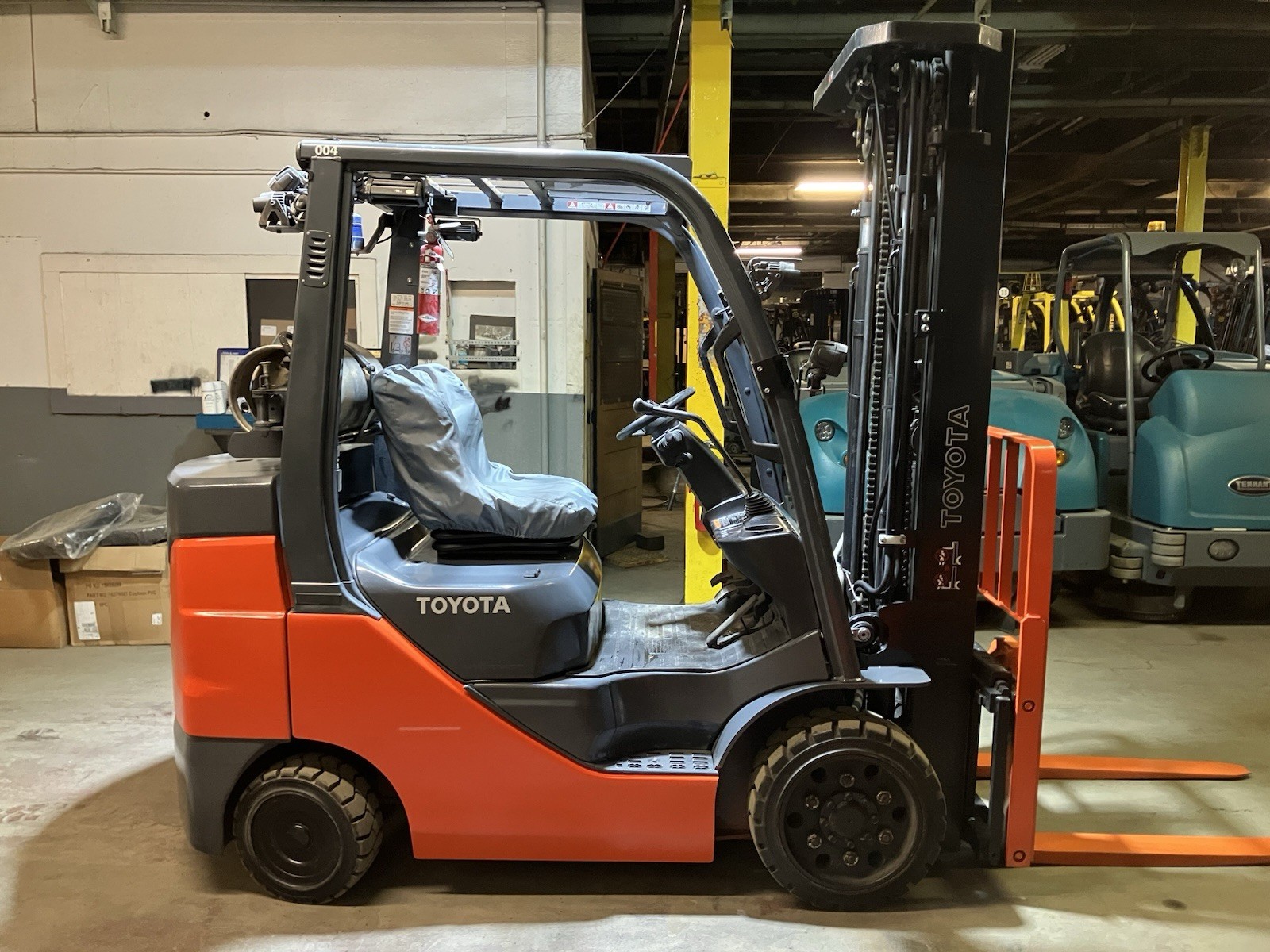 2021 Toyota 6000 LB Forklift With SS and Triple Mast