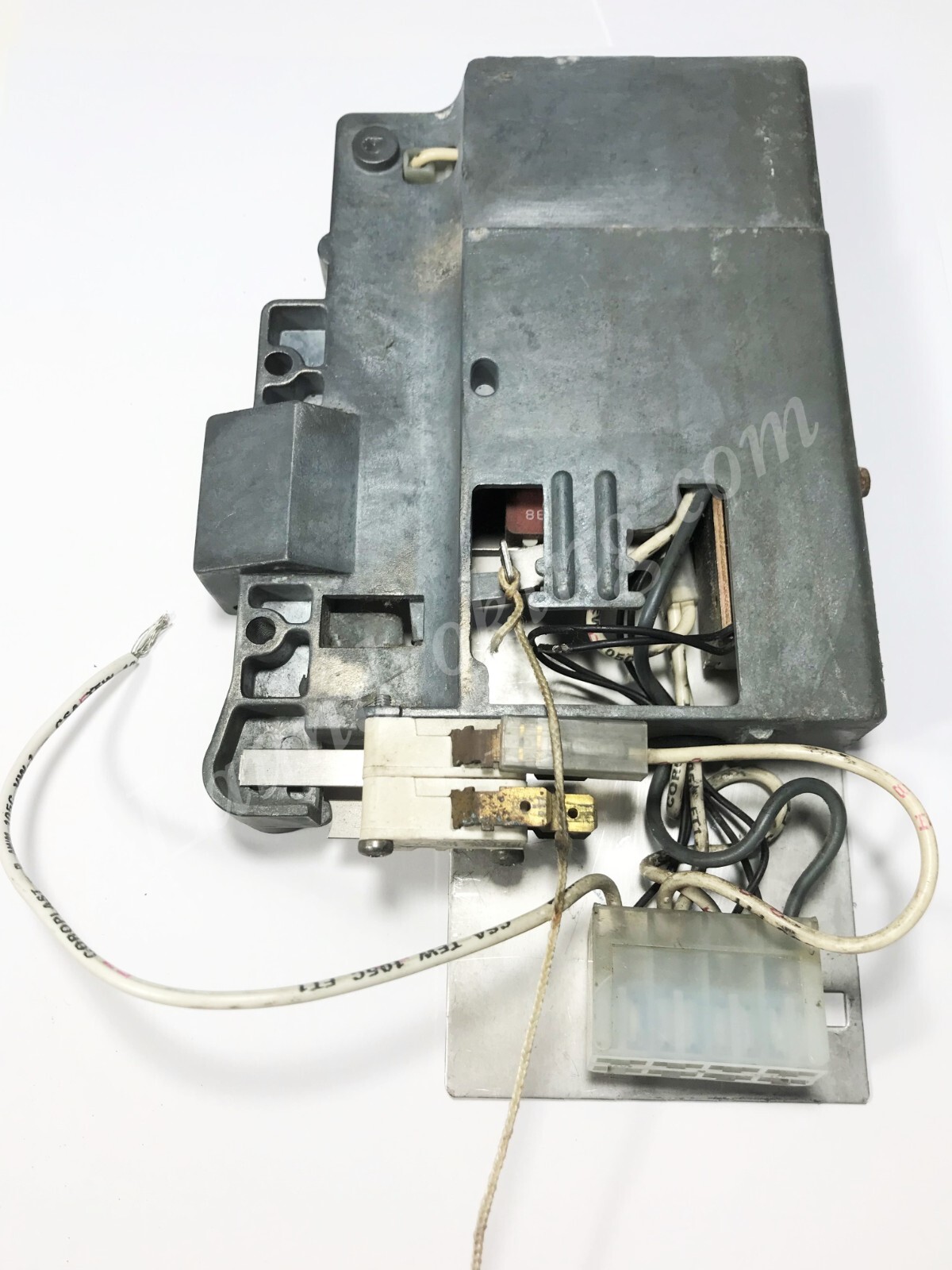 Y23002897 USED MAYTAG DOOR LOCK 208-240V 50-60HZ (TIMER MODEL 2 DOOR SWITCHES)