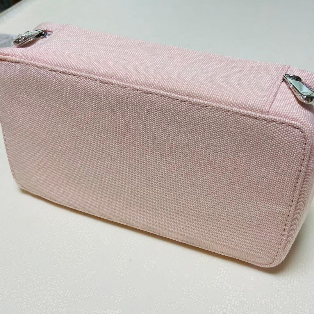 Christian Dior Dior Beauty Cosmetic Pouch & Washcloths Novelty Gift Set