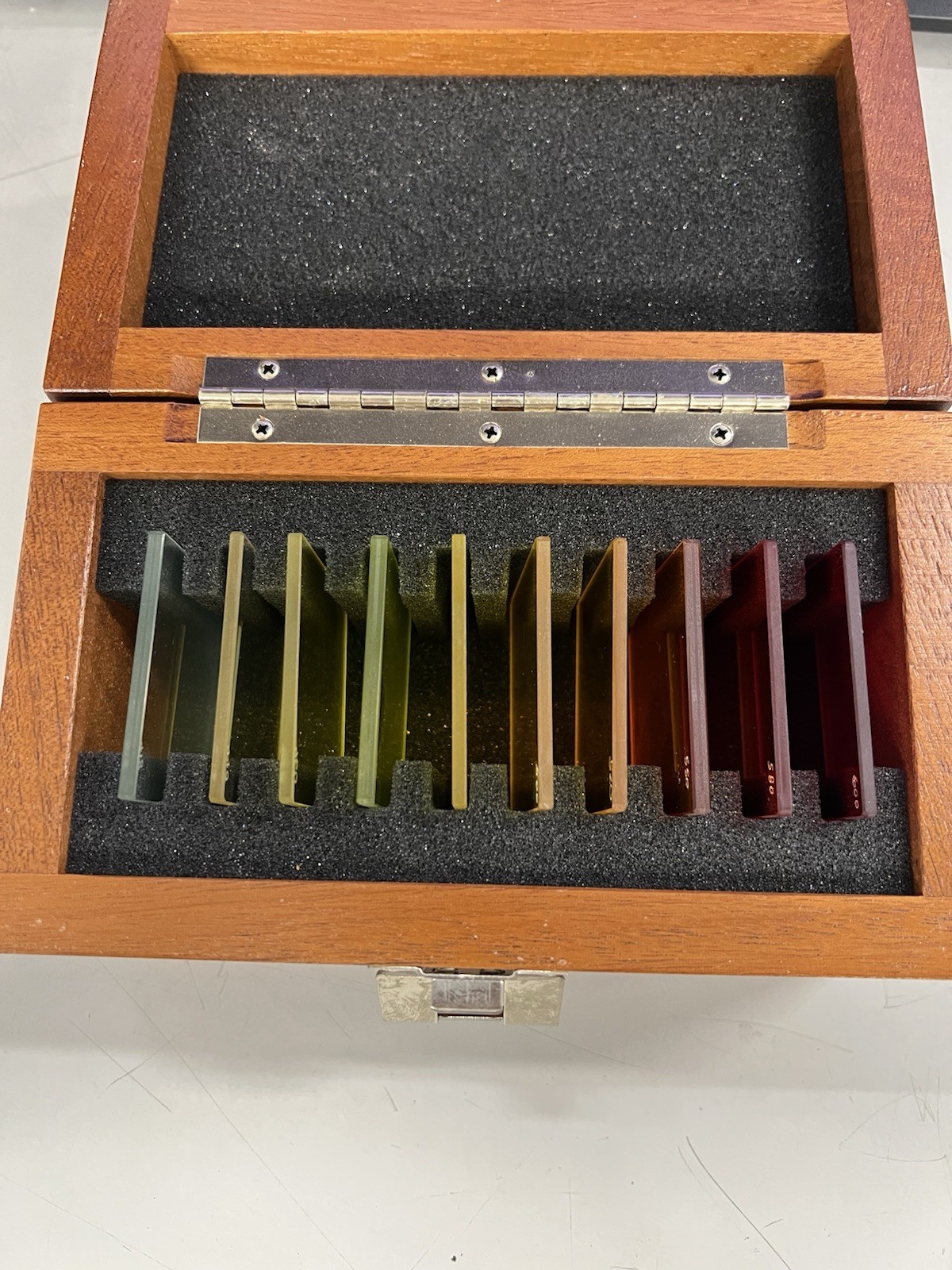 Kratos Analytical Glass Slides. Mixed Colors