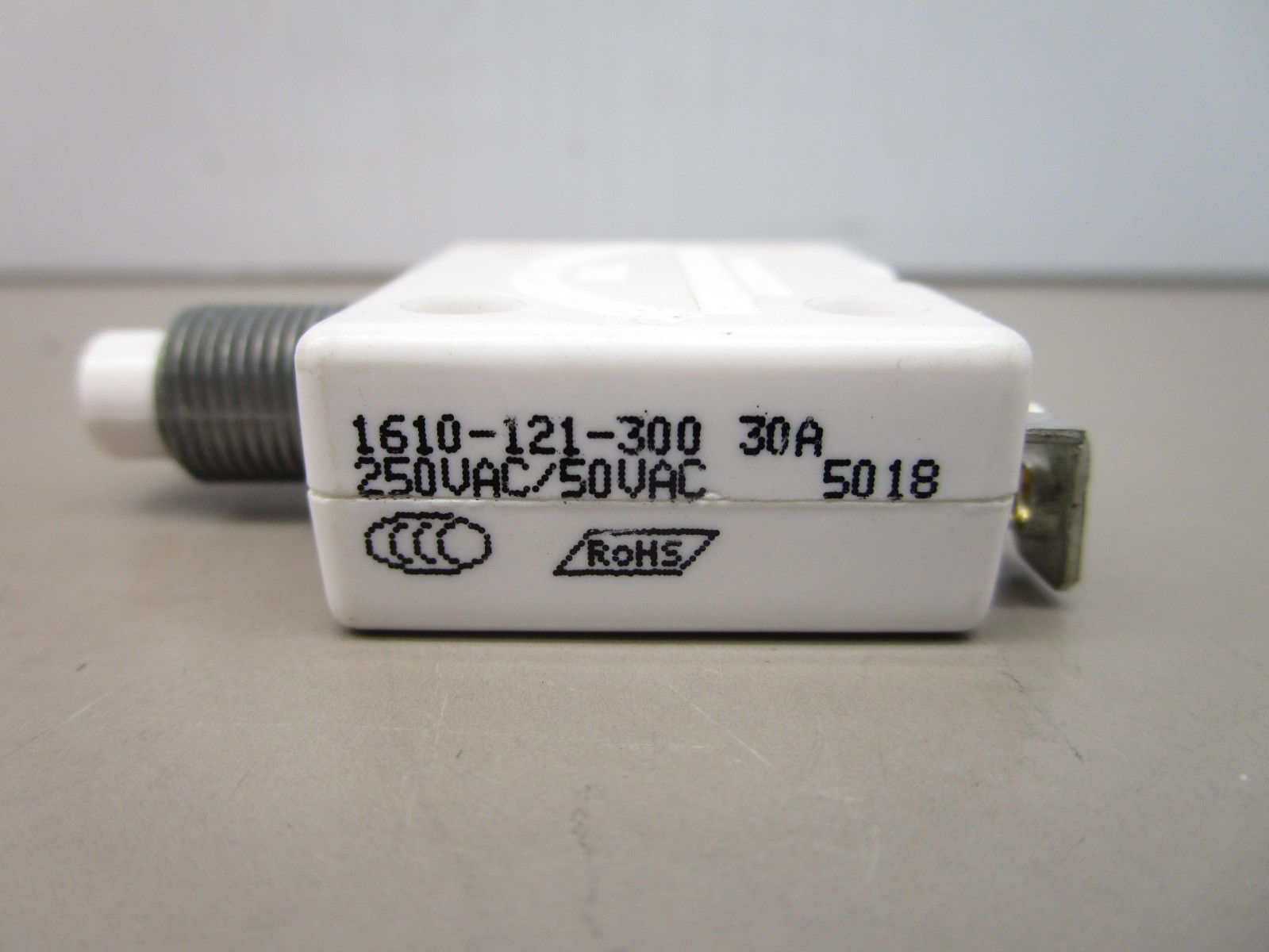 Mechanical Products 1610-121-300 Compact Circuit Breaker 30-Amp