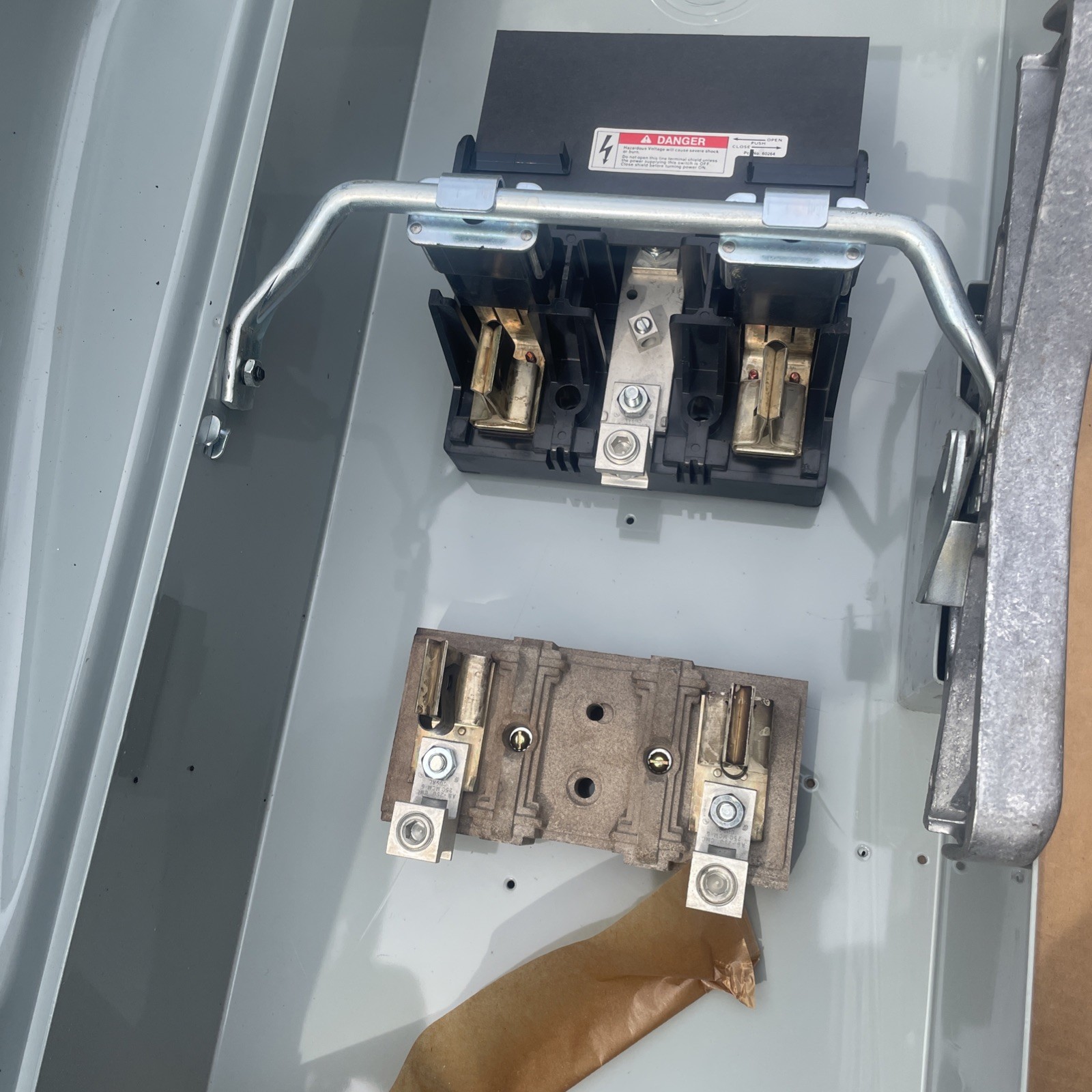 ITE JN-324 15hp 200A 240V Fused 2 Pole Disconnect Safety Switch W/Fuse Holders