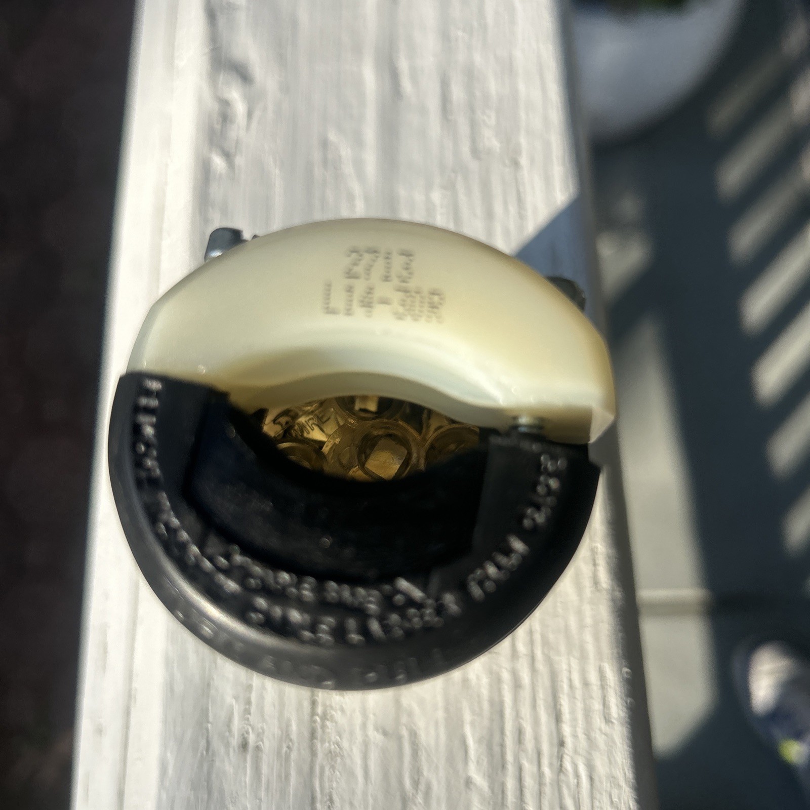 Cooper Twist Turn Locking Connector Plug NEMA L14-30R 30A 125/250V AHL1430C
