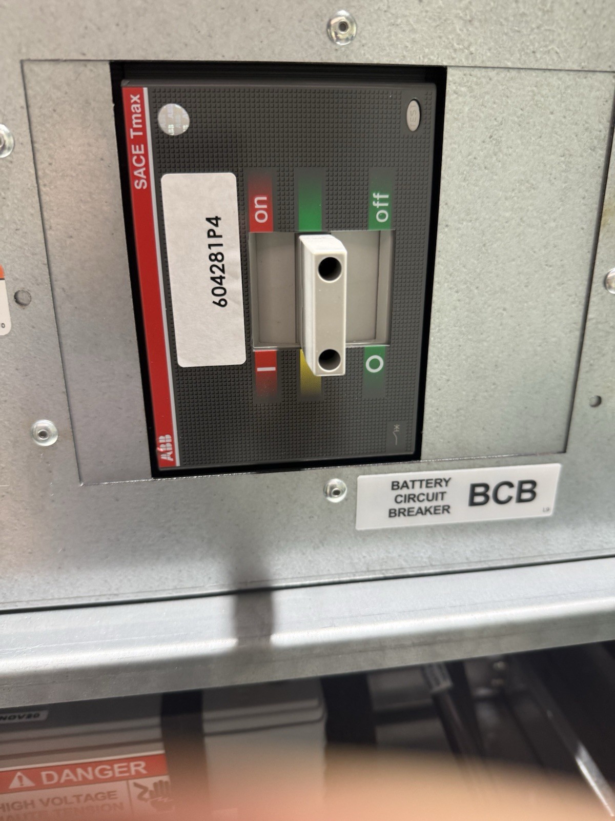 Vertiv Liebert EXM Battery Cabinet 288VDC 24 Lead-Acid 300Ah Vertiv Liebert EXM