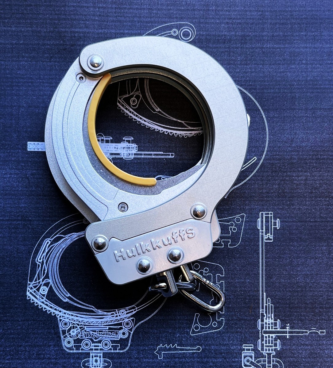 B4: Hulkkuffs Handcuffs, auto-lock handcuffs that prevents from over-tightening