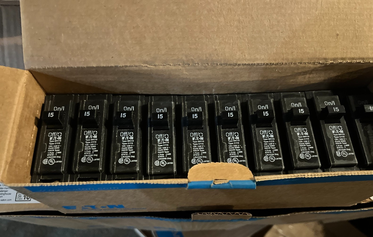 New Eaton BR115 15 Amp 1 Pole 120/240V Circuit Breaker Box of 10