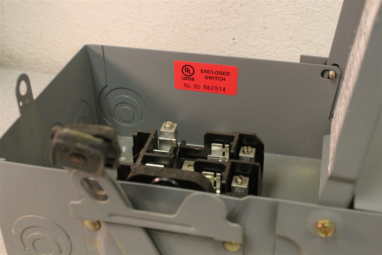 Square D Safety Switch D221NRB Type 3R Enclosure Ser. E1 862914 *FREE SHIPPING*