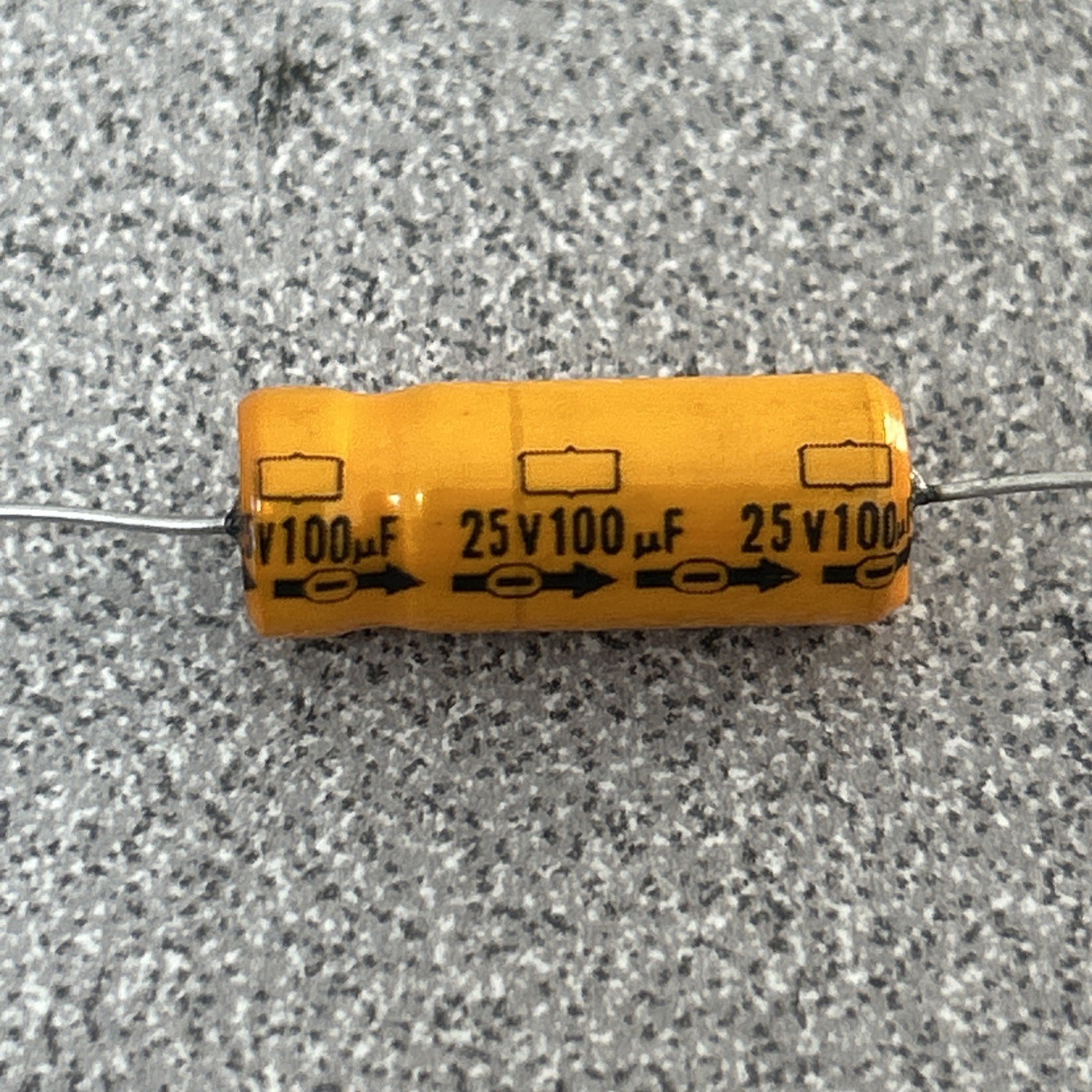Siemens 25V 100uF Axial Electrolytic Capacitor (137 Pck)