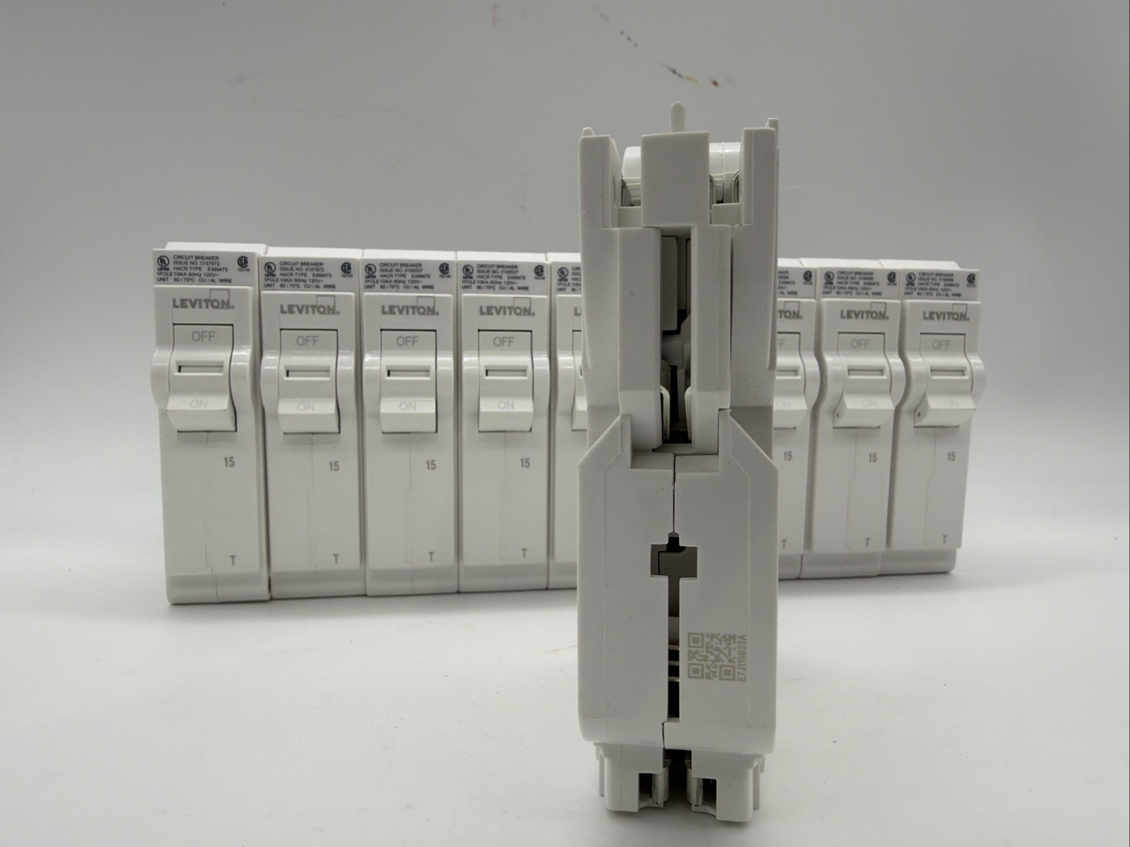 10 pcs LB115-T Leviton Standard 1-Pole 20A 120V Thermal Magnetic Circuit Breaker