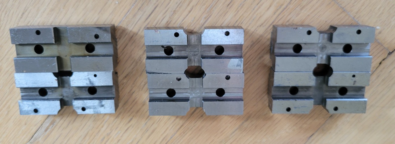 Lang Makro Grip 46 CNC Self-Centering 5-Axis Vise 47065, Pullstuds – 90° Plate