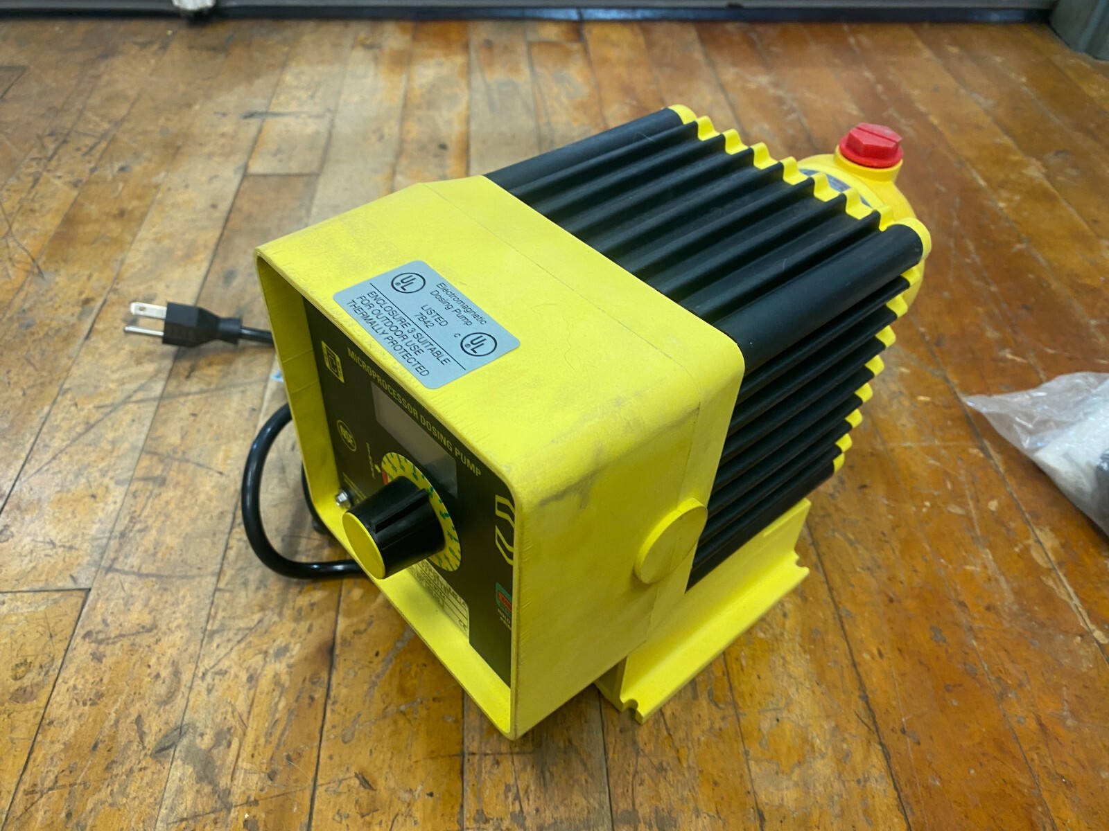 Milton Roy C931-311SI Microprocessor Dosing Pump 120VAC 3.50A 8.00GPH 60.00PSI