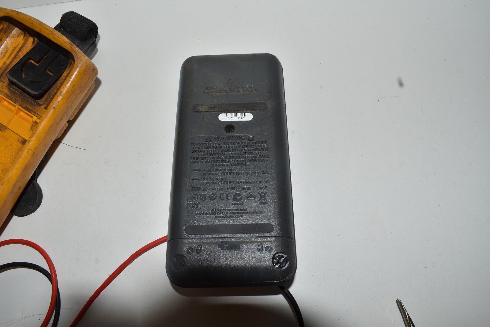 FLUKE 87-V INDUSTRIAL TRUE RMS DIGITAL MULTIMETER w/ LEADS (ZUL48)