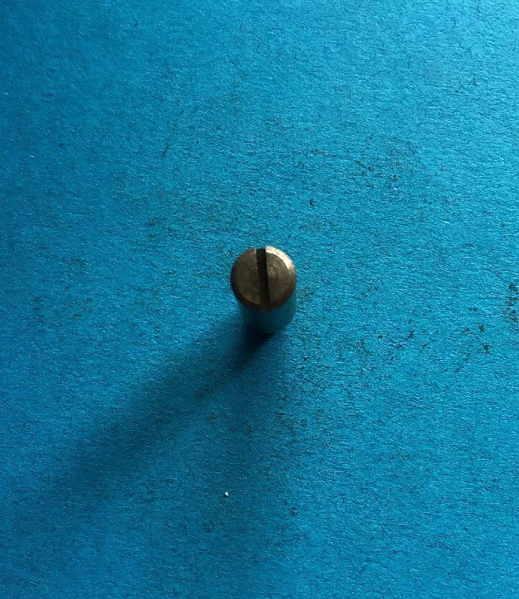 *NOS* 1204-SINGER-SCREW FOR SEWING MACHINES-FREE SHIPPING*