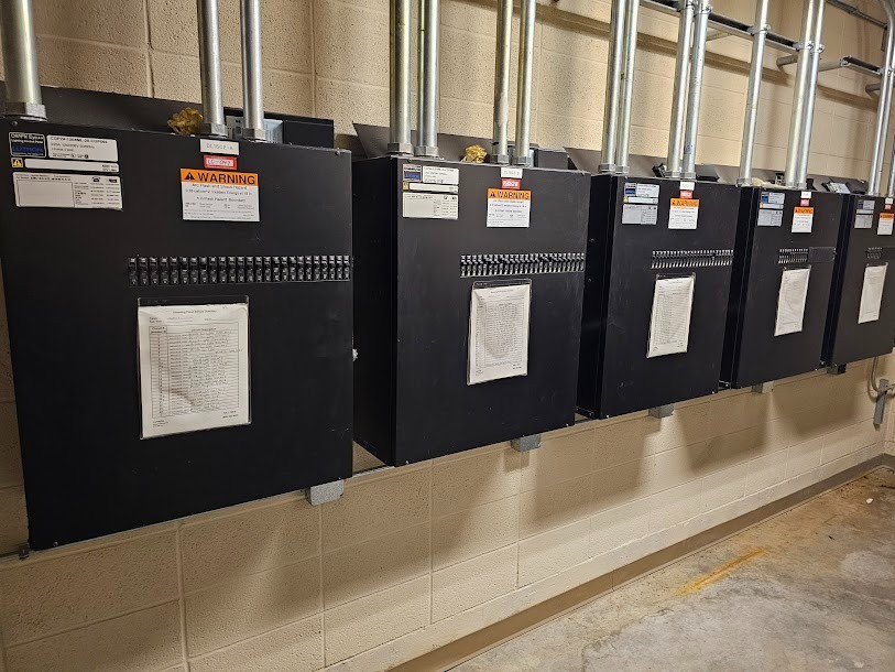 Lutron Grafik Eye Lighting Control Panel – 225A, 120/208V, 3-Phase, 50/60Hz