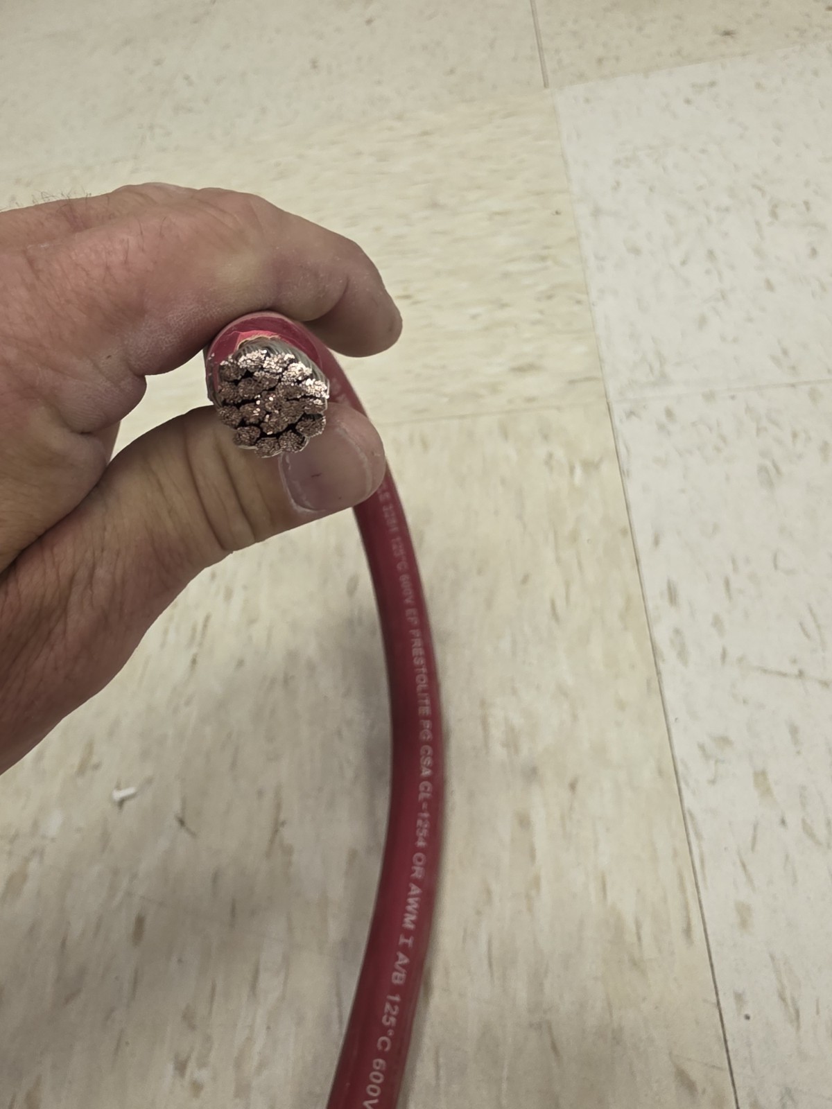 2/0 AWG Copper Wire 12-17 Ft. lengths. red or black. I can cut to length $4/ft.