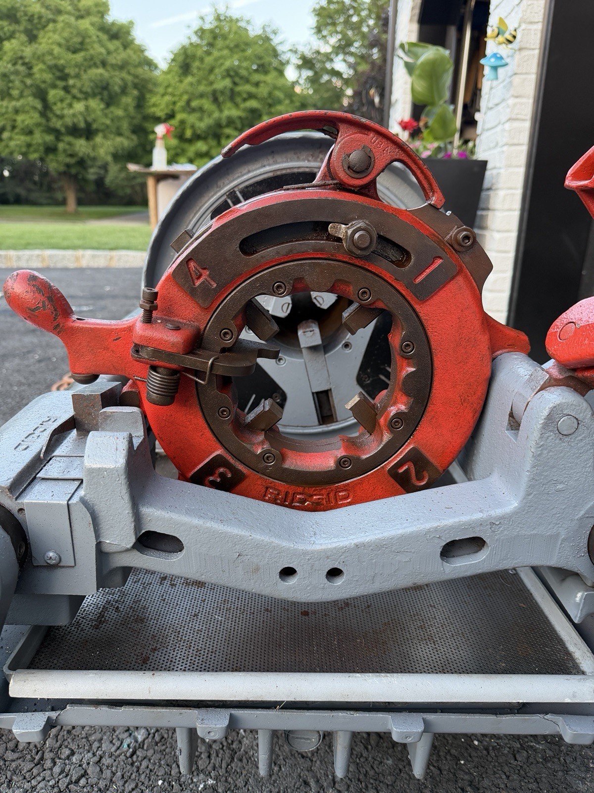 Ridgid 1224 Pipe Threading Machine 1-2 To 4” Pipe Self Oiling Self Opening Great
