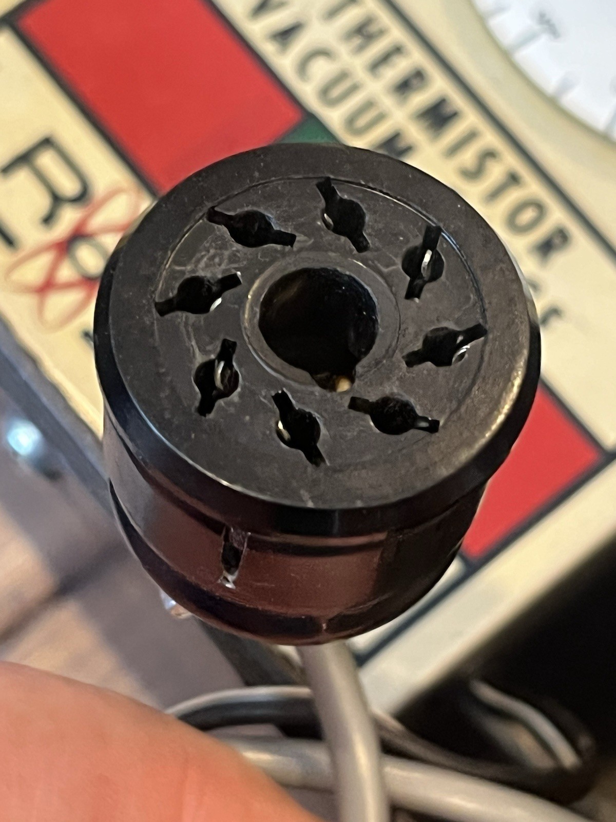 VINTAGE ROBINAIR . THERMISTOR VACUUM GAUGE 25.000 – 0 MICRONS (3E)