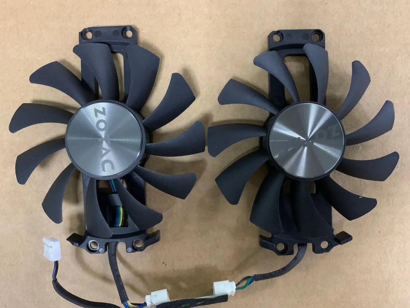 1pcs GeForce card fan GA81S2U 4-wire temperature control GTX 970 4GB