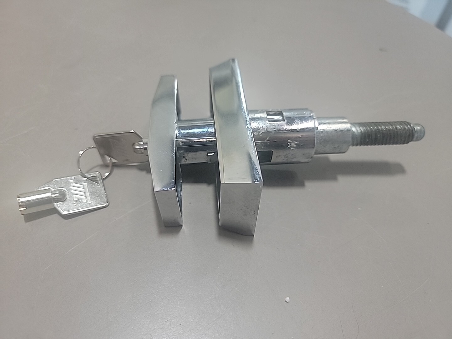 Seaga T- Handle Lock Set used SM2300, OD16S, SM23
