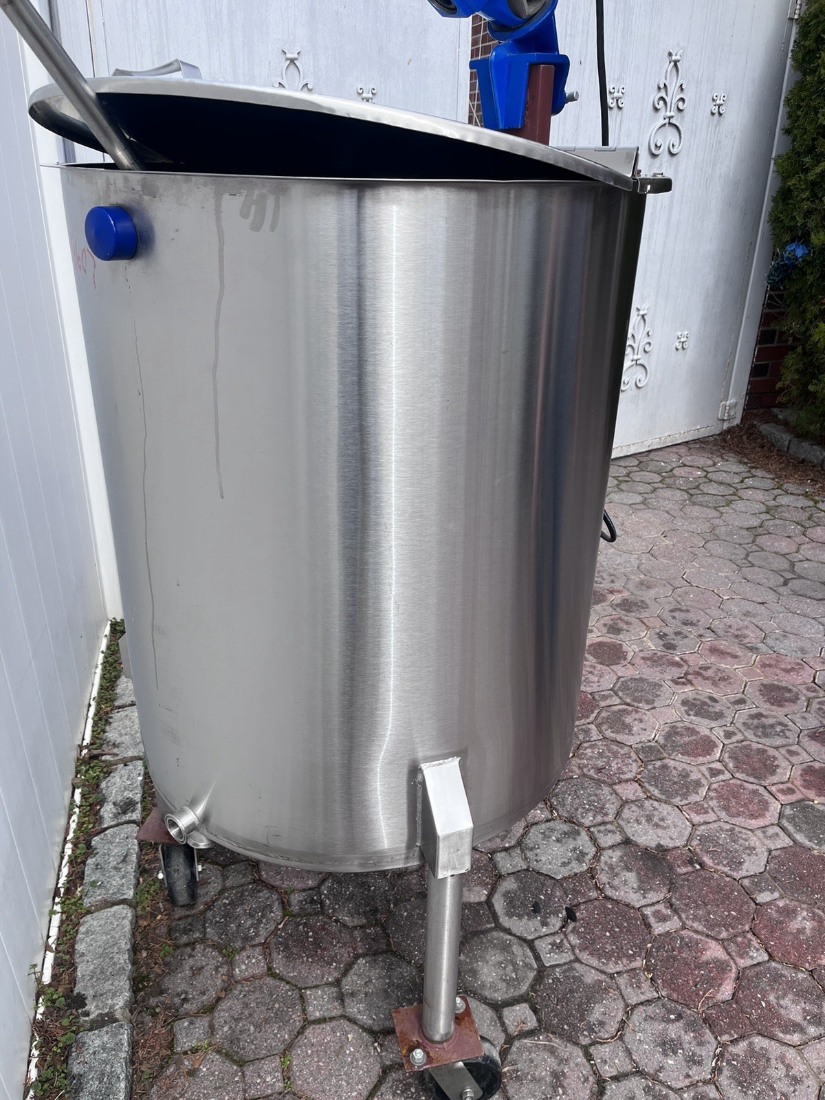 2/ 100GL Stainless Steel Mixing Tank on Wheels NEW 2/ 1Hp Cleveland… Check desc