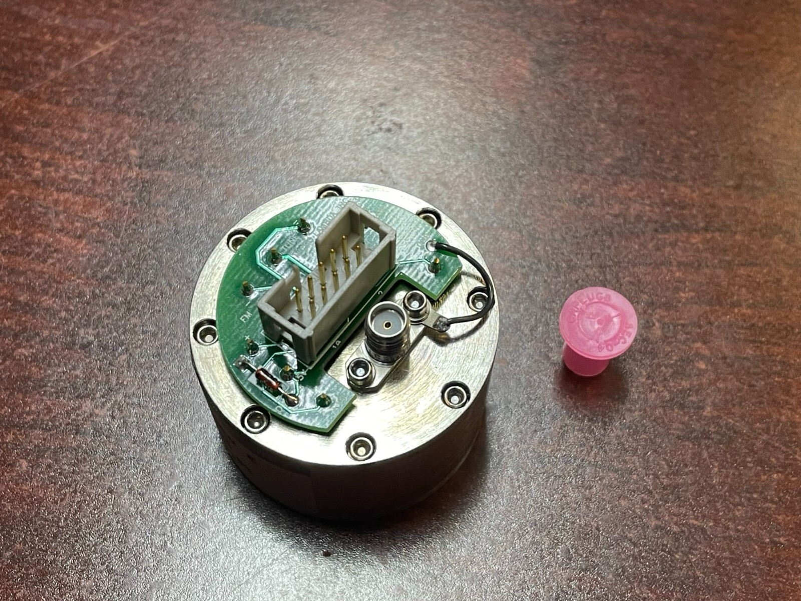 Micro Lambda Wireless YIG Tuned Oscillator MLOS-1513 2.95 – 6.05 GHz 0955-0459