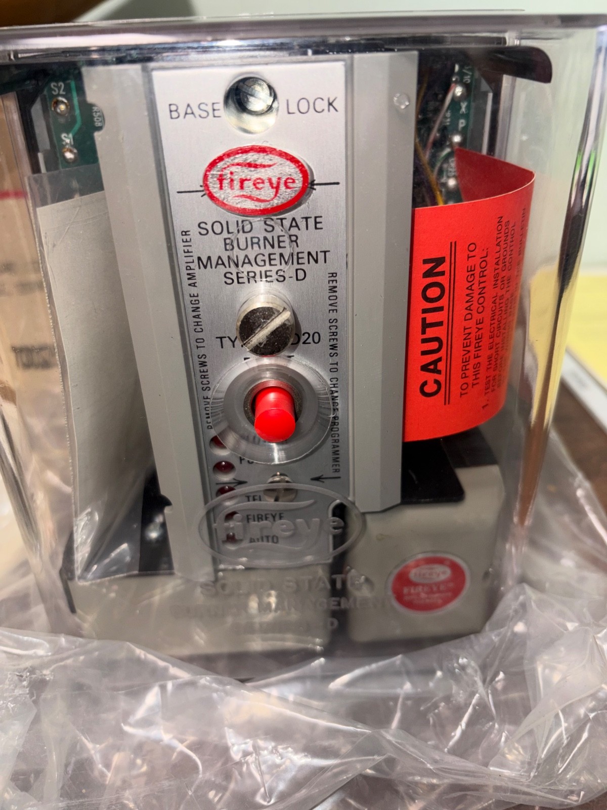NOS FIREYE 70D20 AUTOMATIC PRIMARY SAFETY CONTROL SOLID STATE BURNER MANAGEMENT