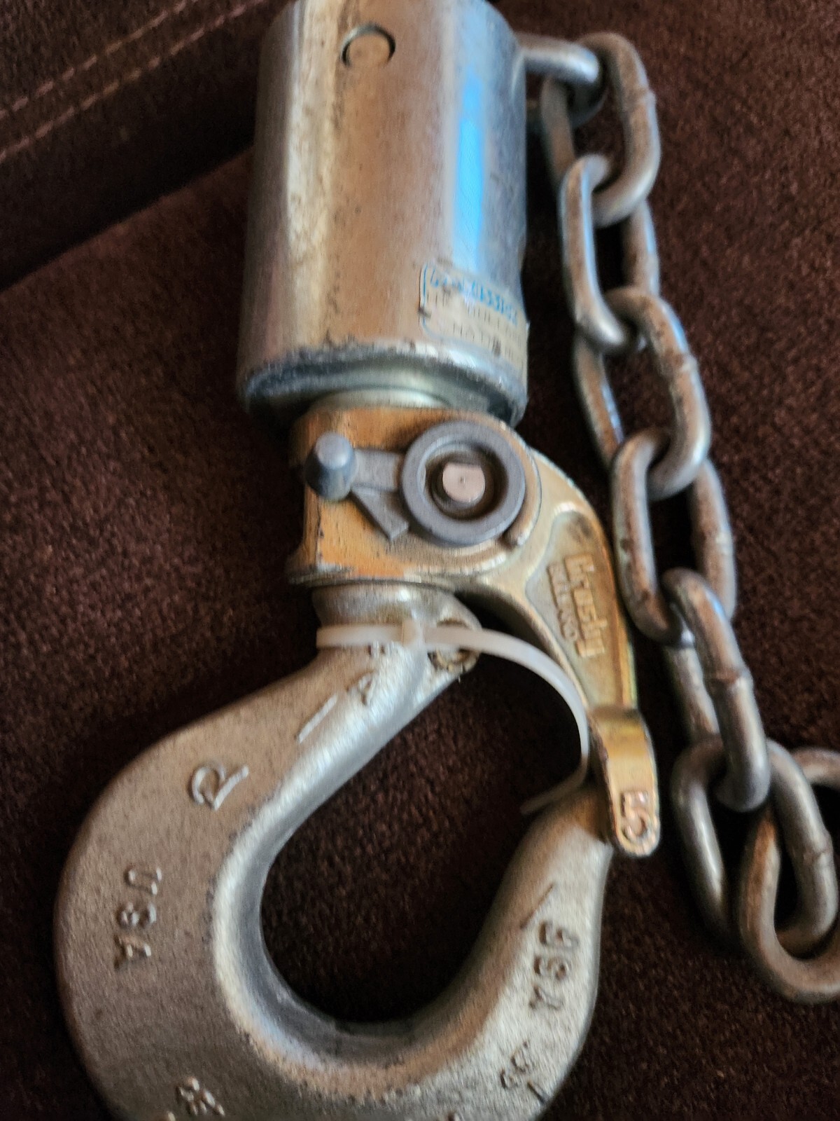 Crosby Bullard Link Chain Nest Swivel Hook WLL 2.3 Tons (4,600 lbs.) | 1051442
