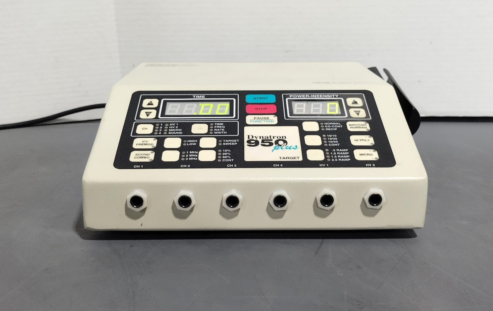 Dynatron D950 Plus/DRF-100 Therapeutic Ultrasound/Electrotherapy System