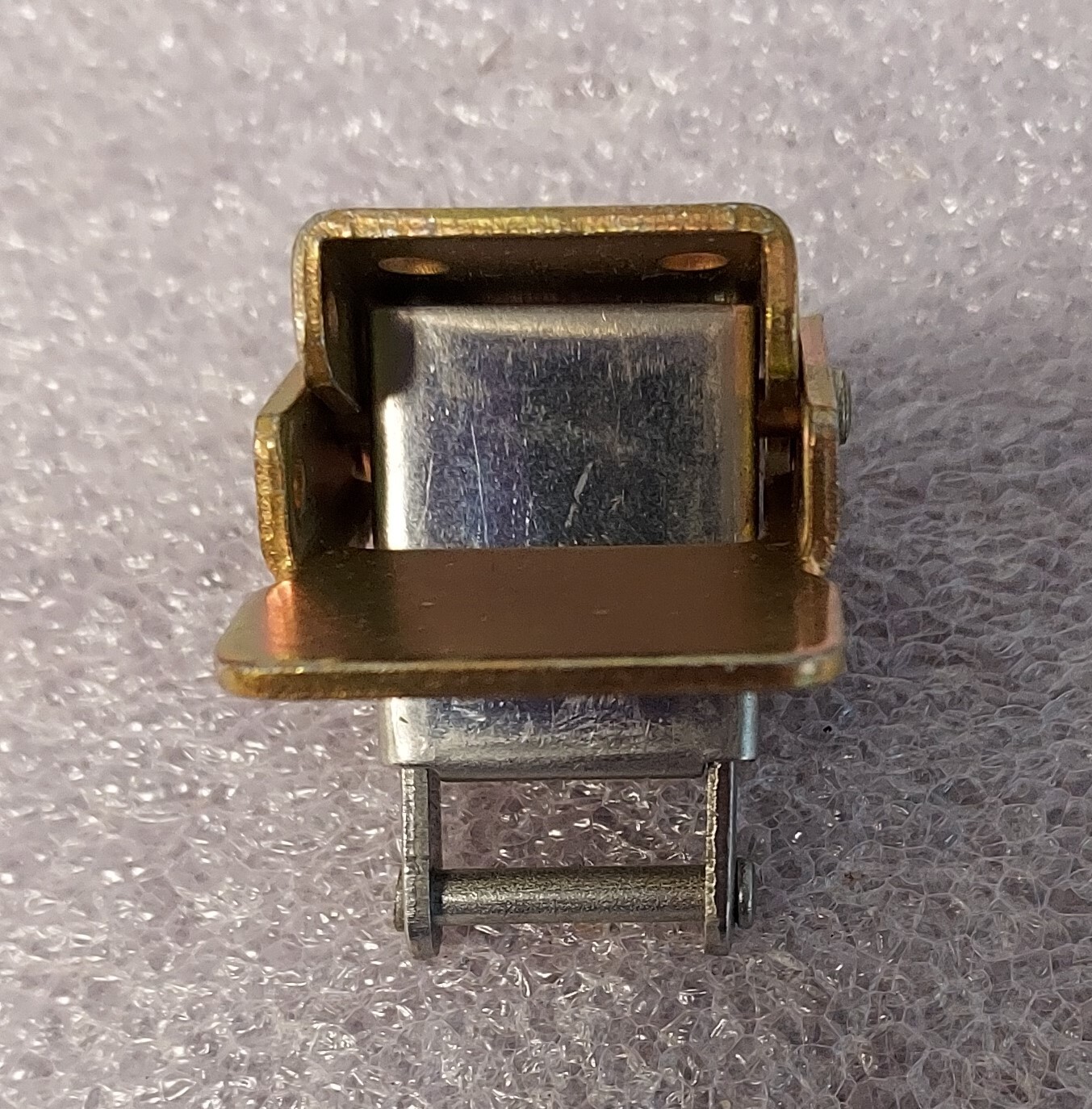 ‘1 PIECE’ – PN# MS18015-1 – NEILSON -STRIKE & CATCH, CLAMPING CAD PLATED