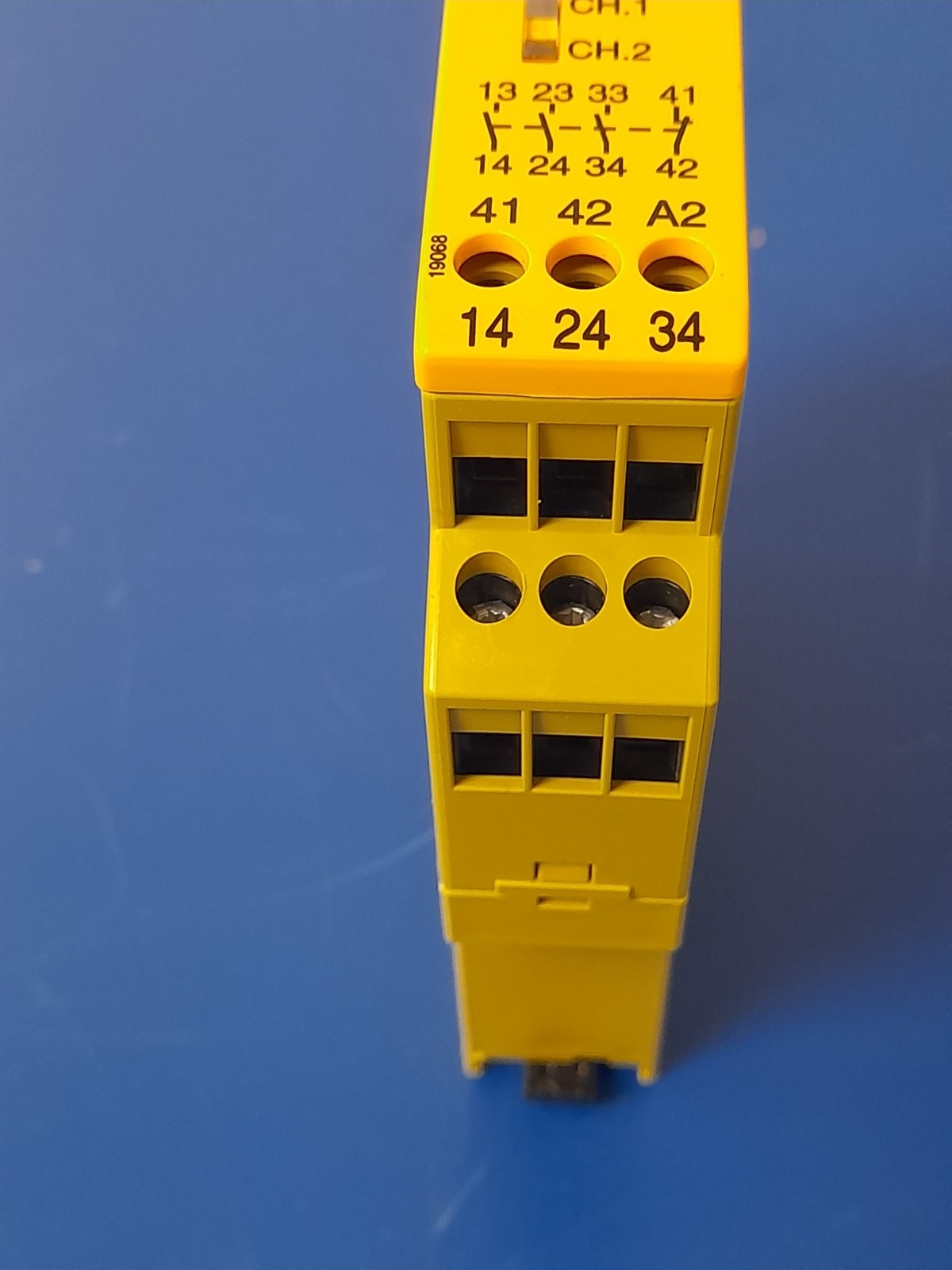 PILZ 774300 PNOZ X1 24VAC/DC 3n/o 1n/c