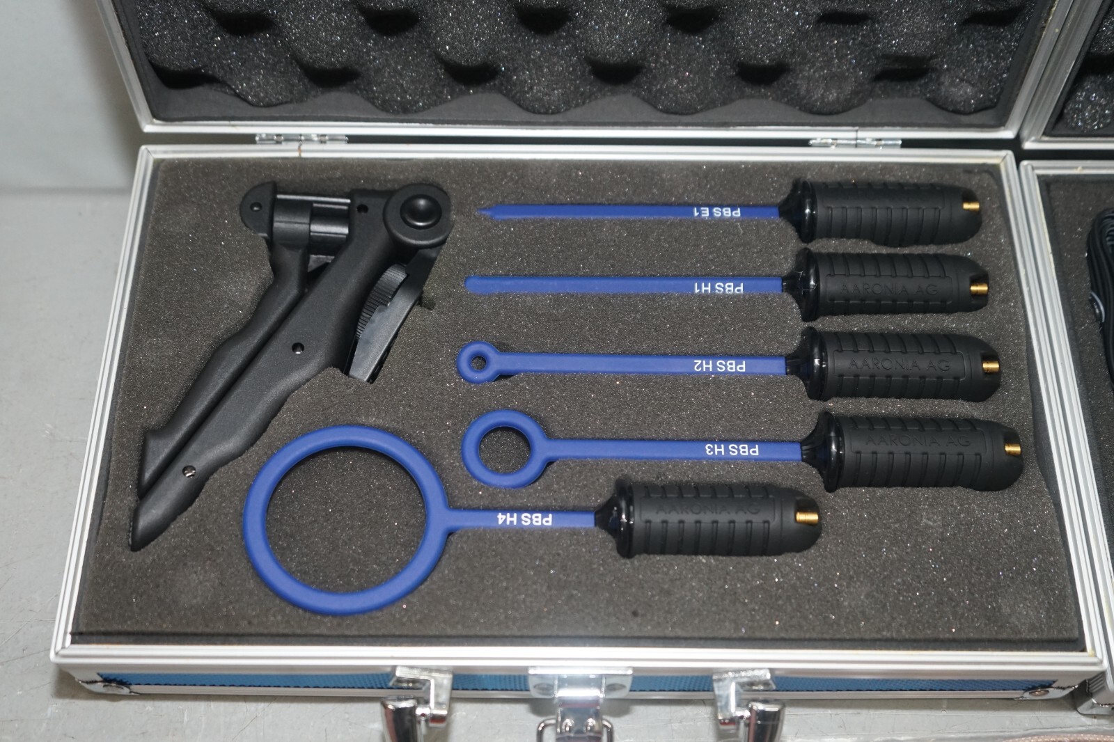 ^ Aaronia EMC Sniffer/Probe Set PBS1 DC – 9GHz & UBBV 2 40dB EMC Preamplifier