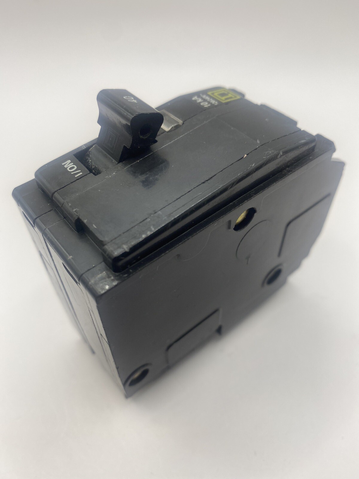 CHIPPED Square D QO240 2 Pole 40 Amp 120/240V AC Type QO Plug In Circuit Breaker