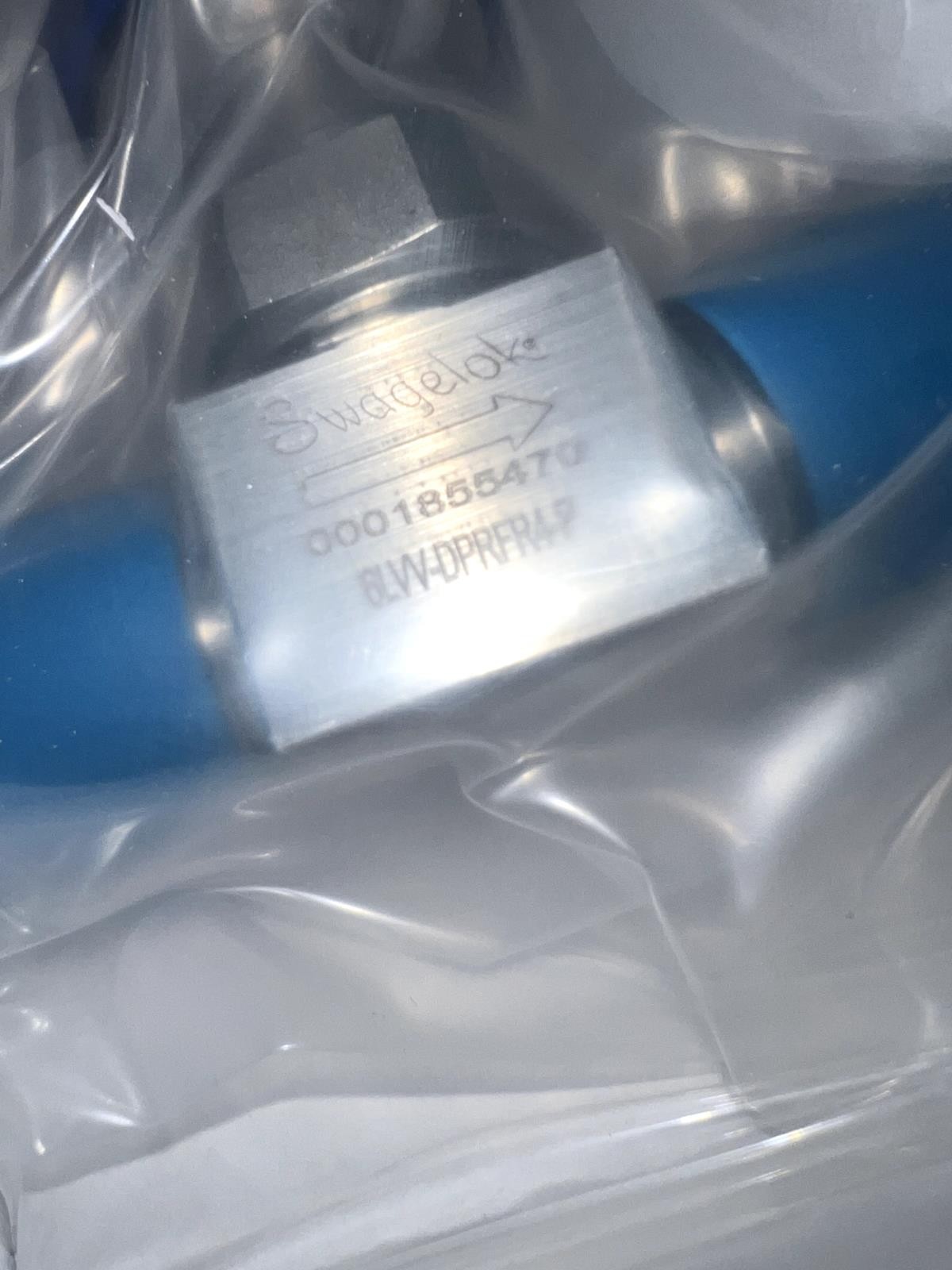 Swagelok 6LVV-DPRFR4-P VIM-VAR Manual Diaphragm Sealed Valve – Blue/Silver