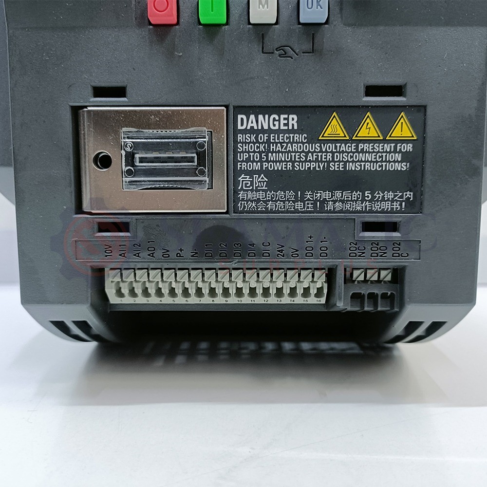 New Siemens 6SL3210-5BE23-0UV0 Inverter Drive, 3 kW, 3 Ph, 400 Vac, 7.3A, V#978