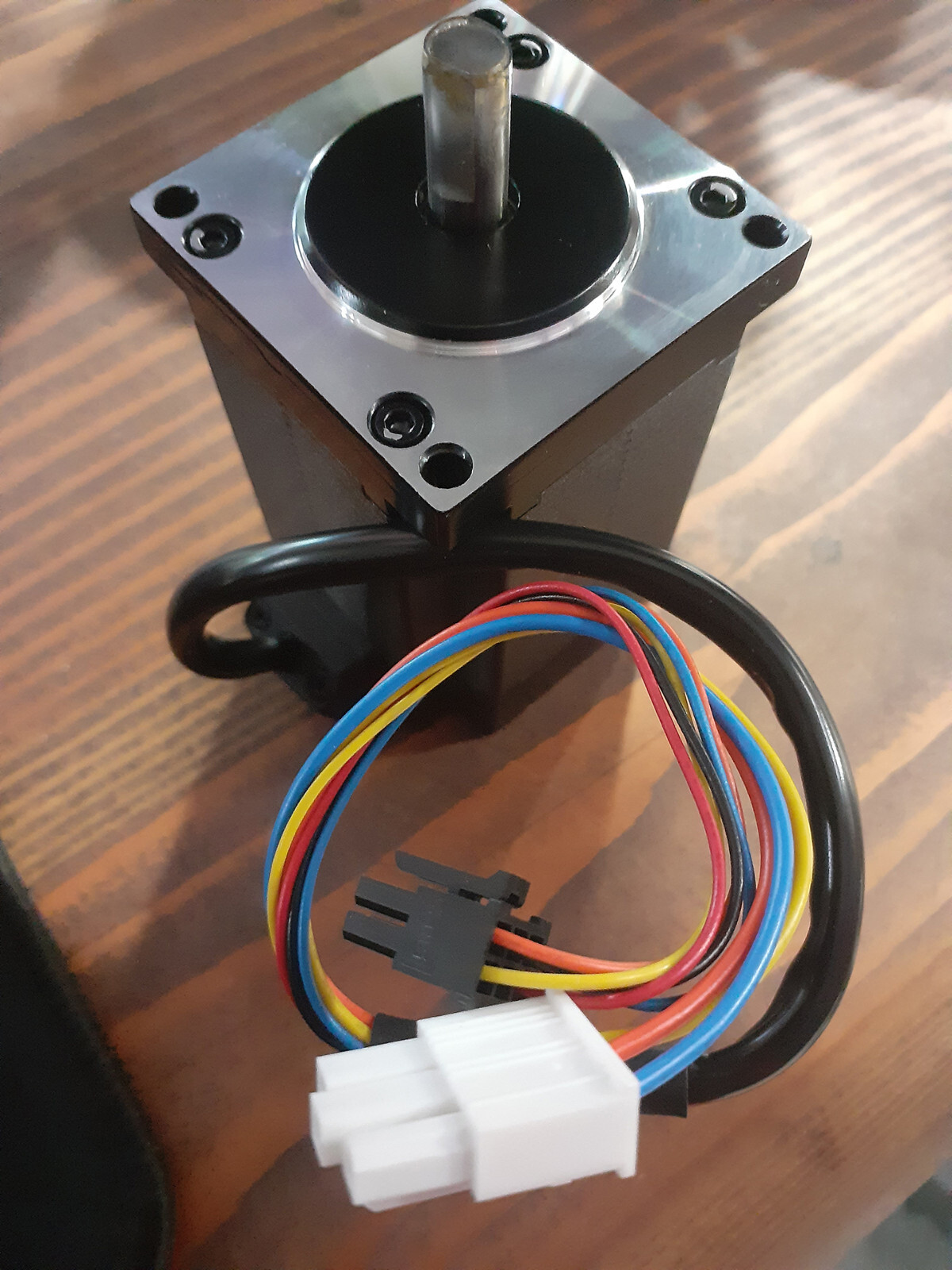 Brushless DC Motor 120w – 24v – 4000rpm – Applied Motion