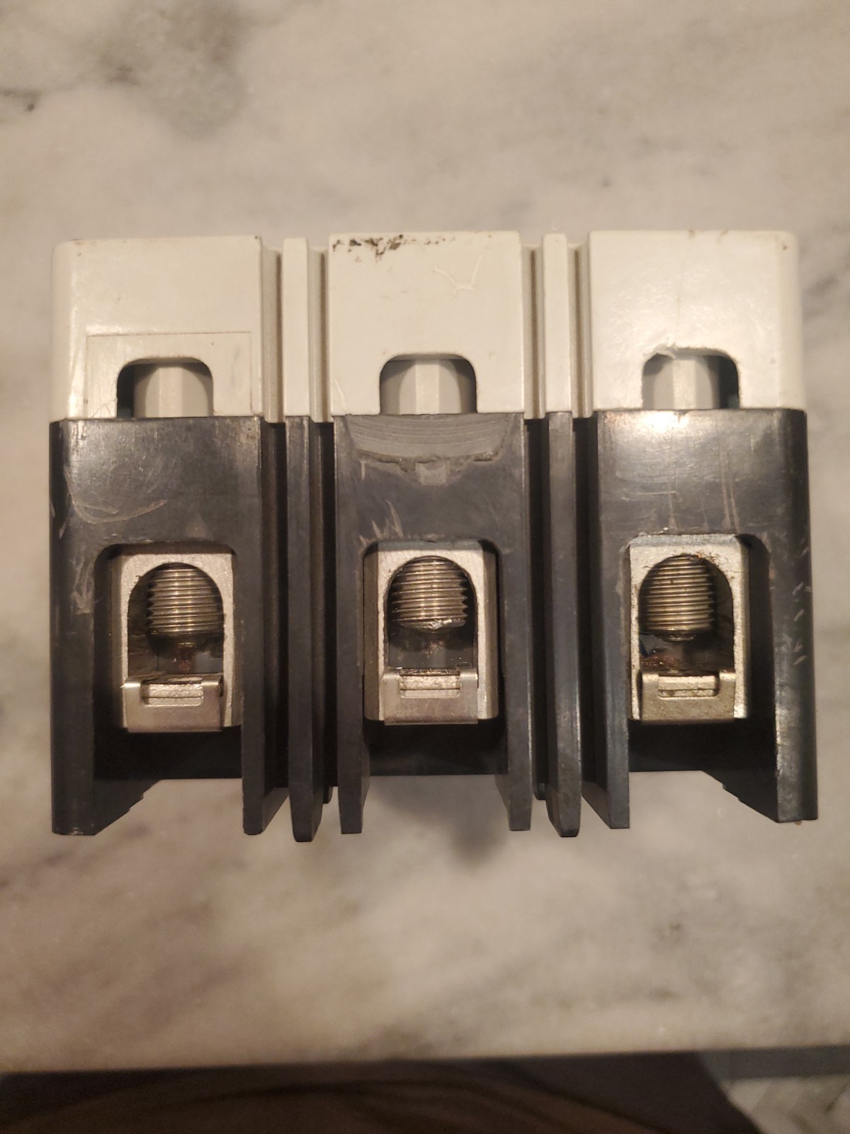 Eaton / Cutler-Hammer 125 Amp Circuit Breaker 240 VAC 3 Pole ED3125