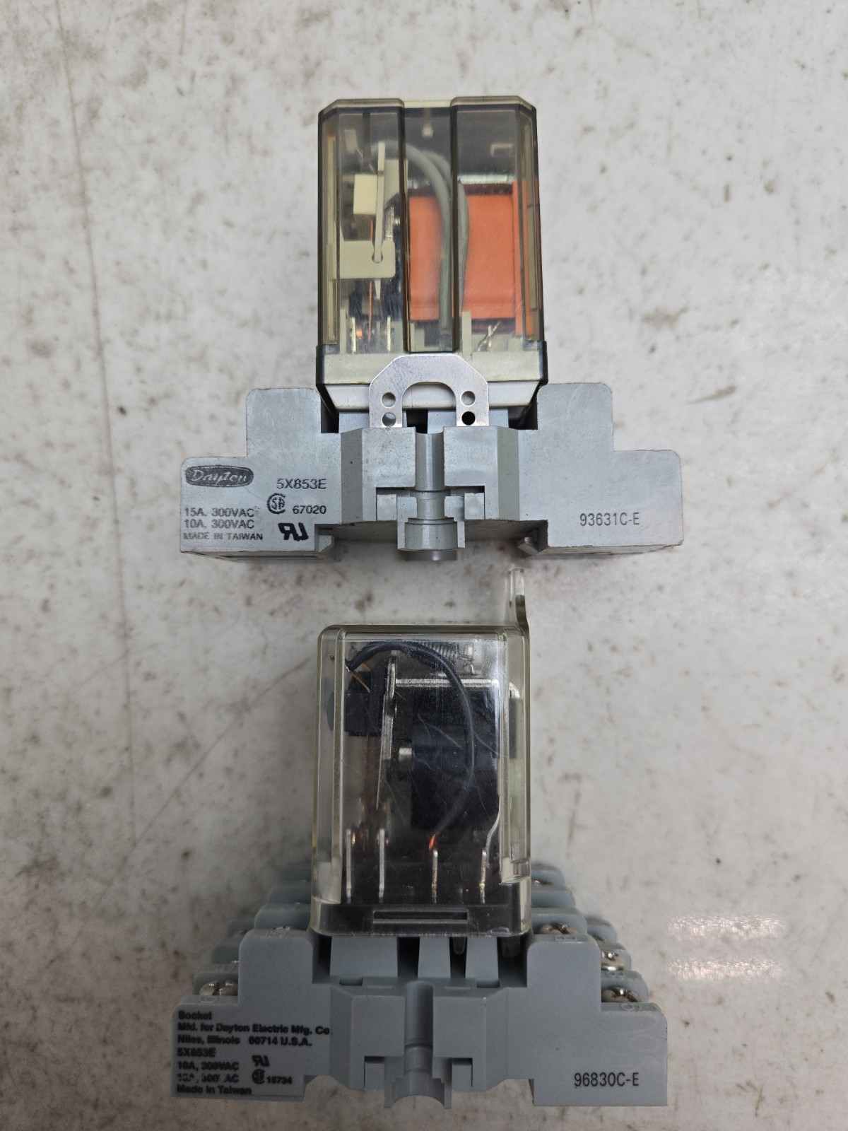 Mixed Lot of Power Relays and Relay Sockets Misc Industrial Electronics See Pics