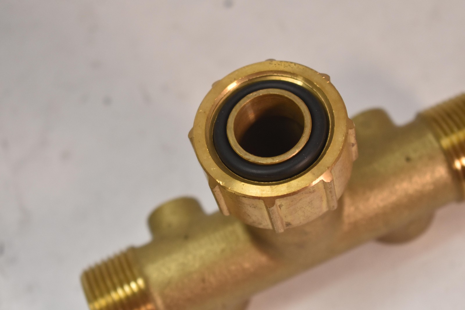 Simmons 7250LF Brass Hose Manifold Tee Pipe Fitting Made In Indonesia Lead Free