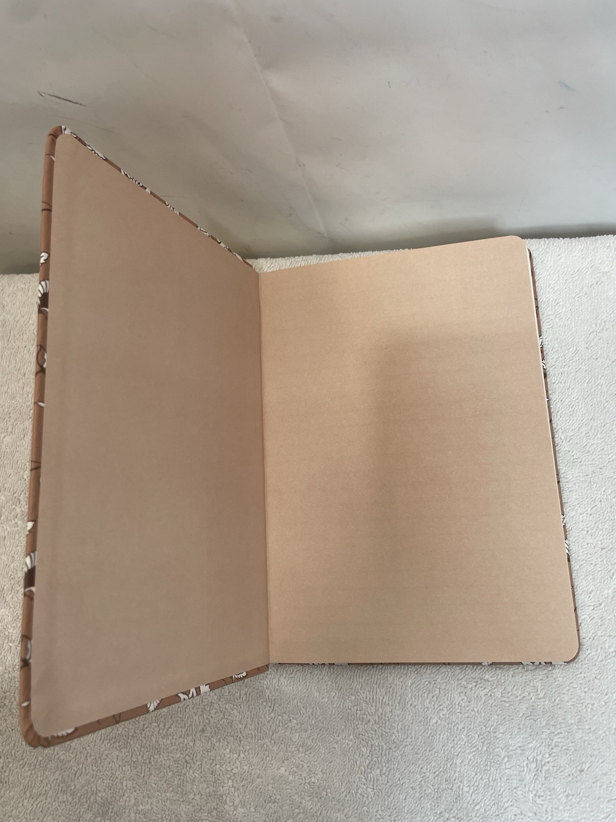Two Sea Brown & White Floral 100 Lined Pages 0.50 × 6.00 x 8.66 Notebook Journal