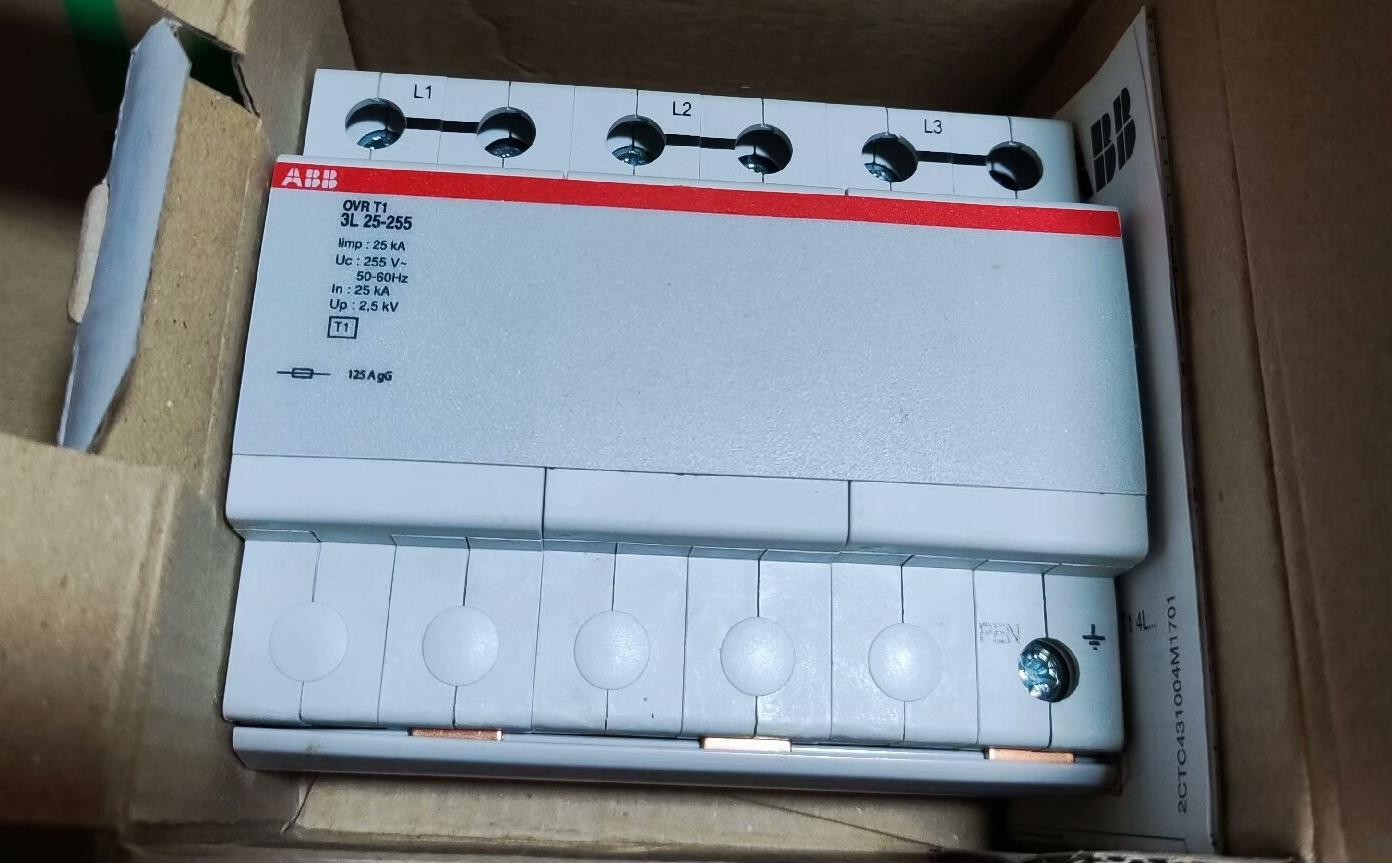 1PCS NEW 2CTB815101R1300 OVR T1 3L 25 285 (FedEx/DHL)