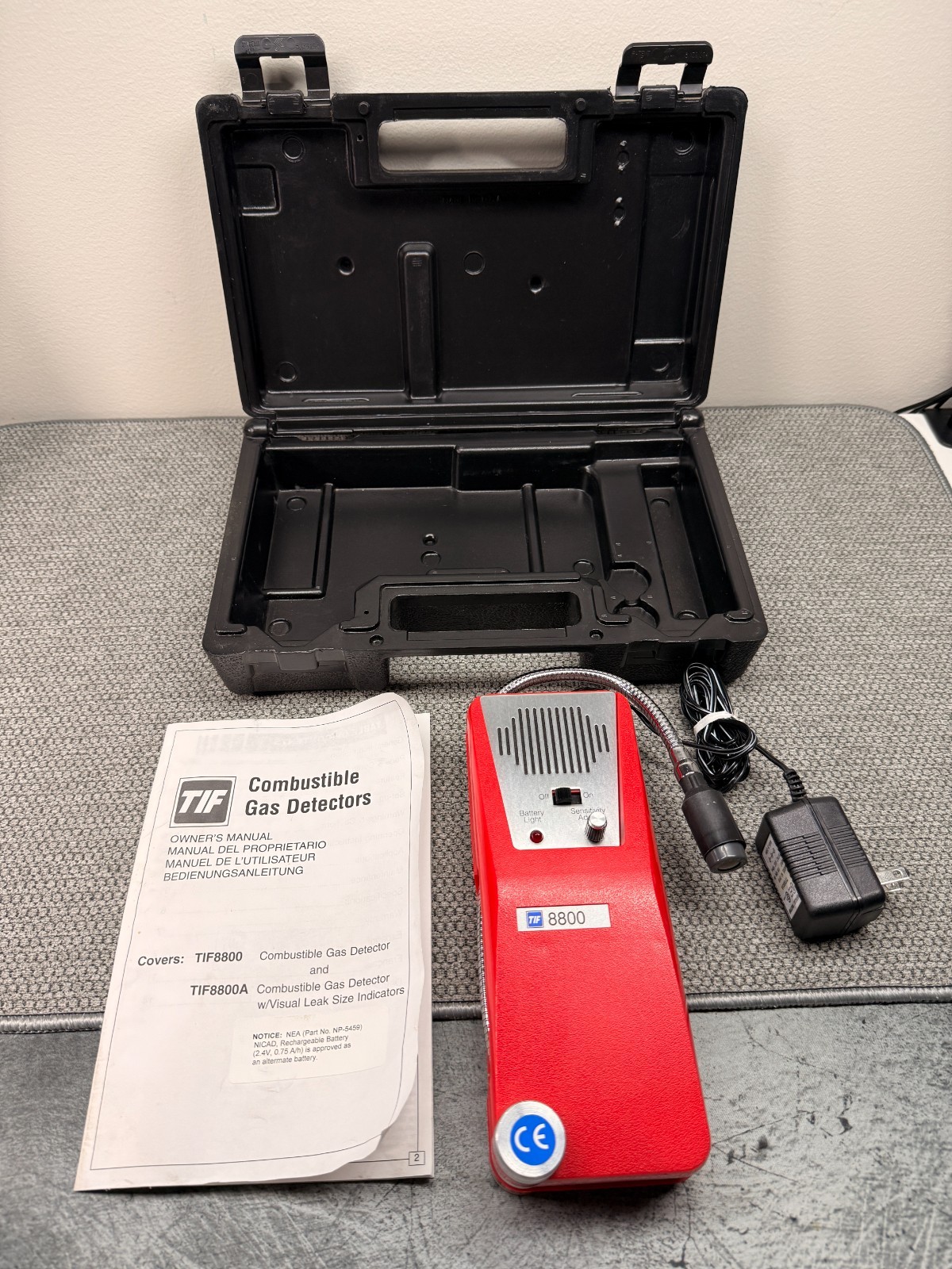 TIF 8800 Combustible Gas Detector w/ Case, Manual, & Power Cord
