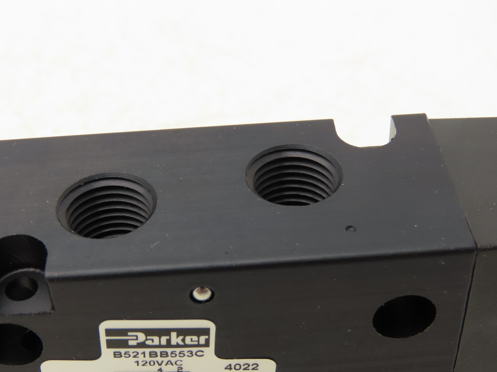 Parker B521BB553C Solenoid Air Control Valve 4 Way 2 Position 120VAC 1/4″ NPT
