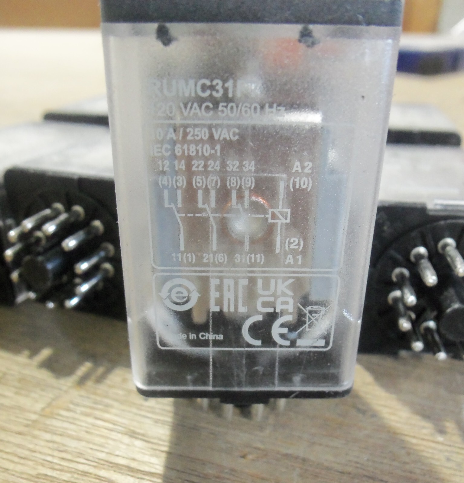 New Lot of 8 Schneider Electric RUMC31F7 Universal 11 Pin Plug-in Relay 120VAC