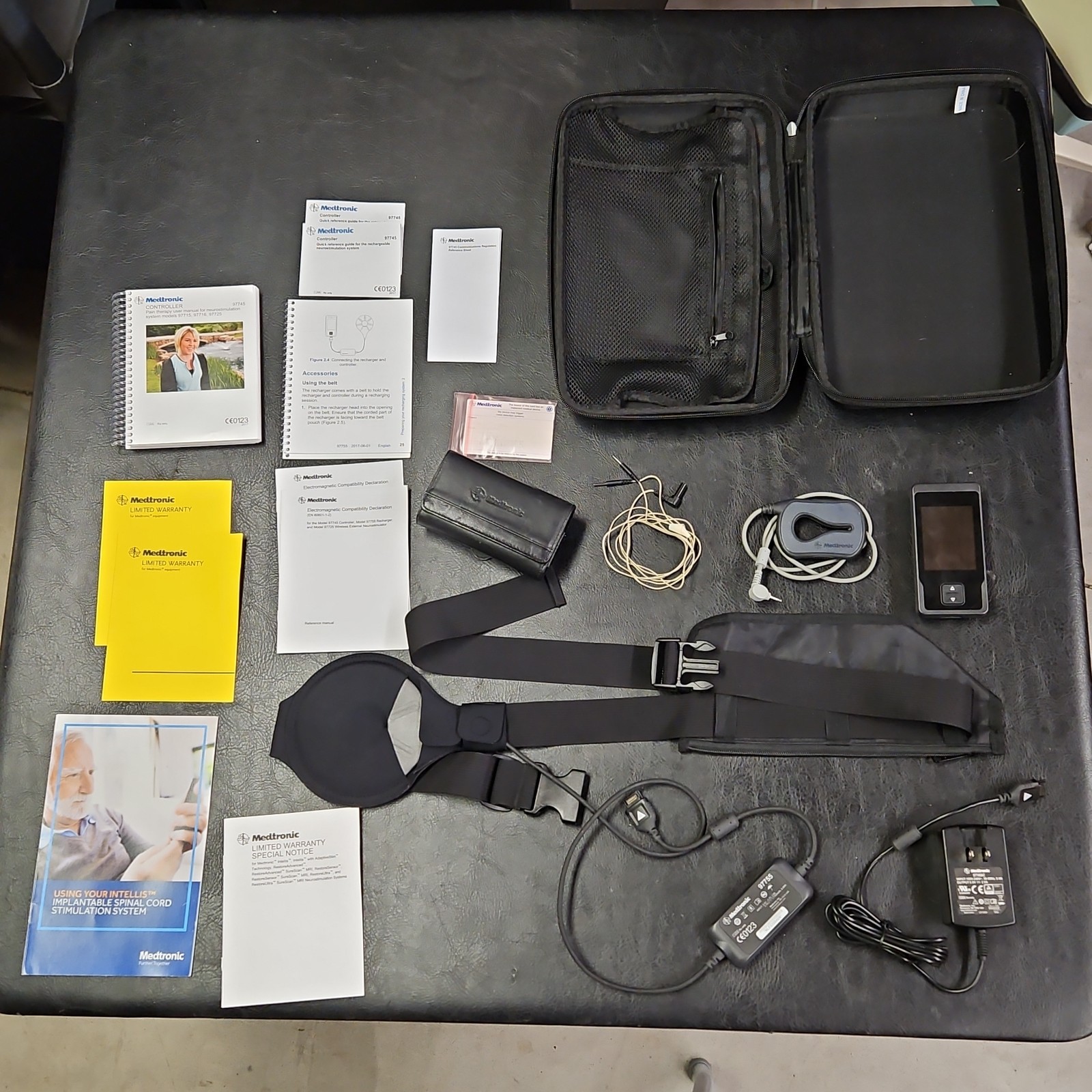 MEDTRONIC CONTROLLER 97745 and CHARGER MODEL 97745AC with CASE all instructions