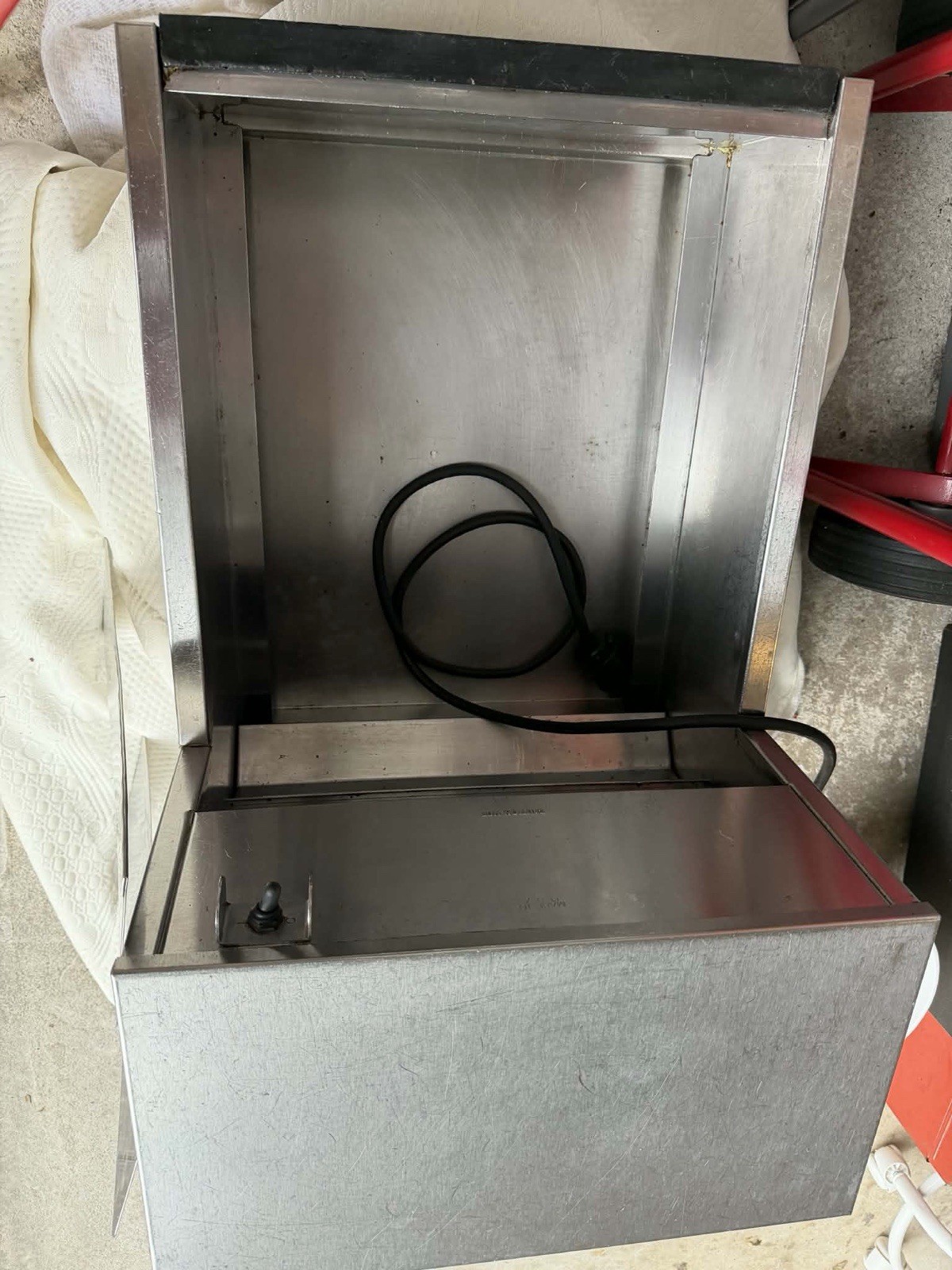 Carter-Hoffmann CNH18 17 9/16″ Crisp ‘N Hold Commercial Fried Food Warmer – 120v