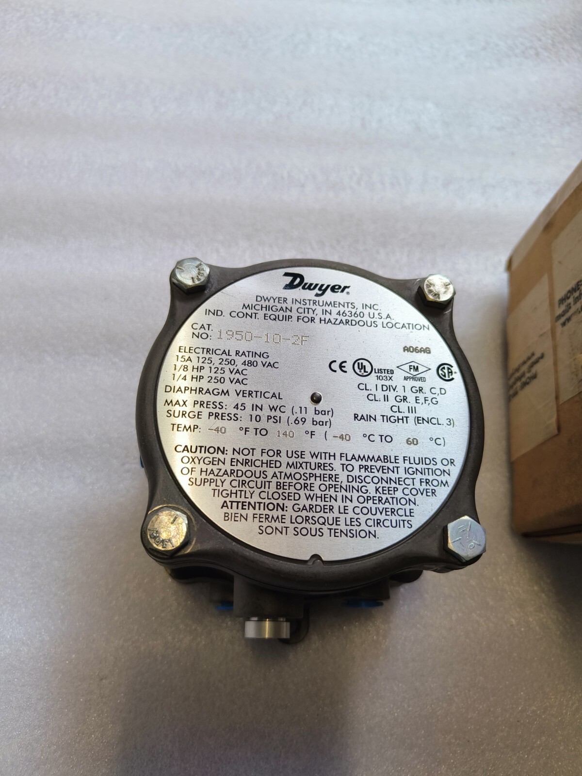Dwyer 1950-10-2F Pressure Diffrential Switch EX free shipping