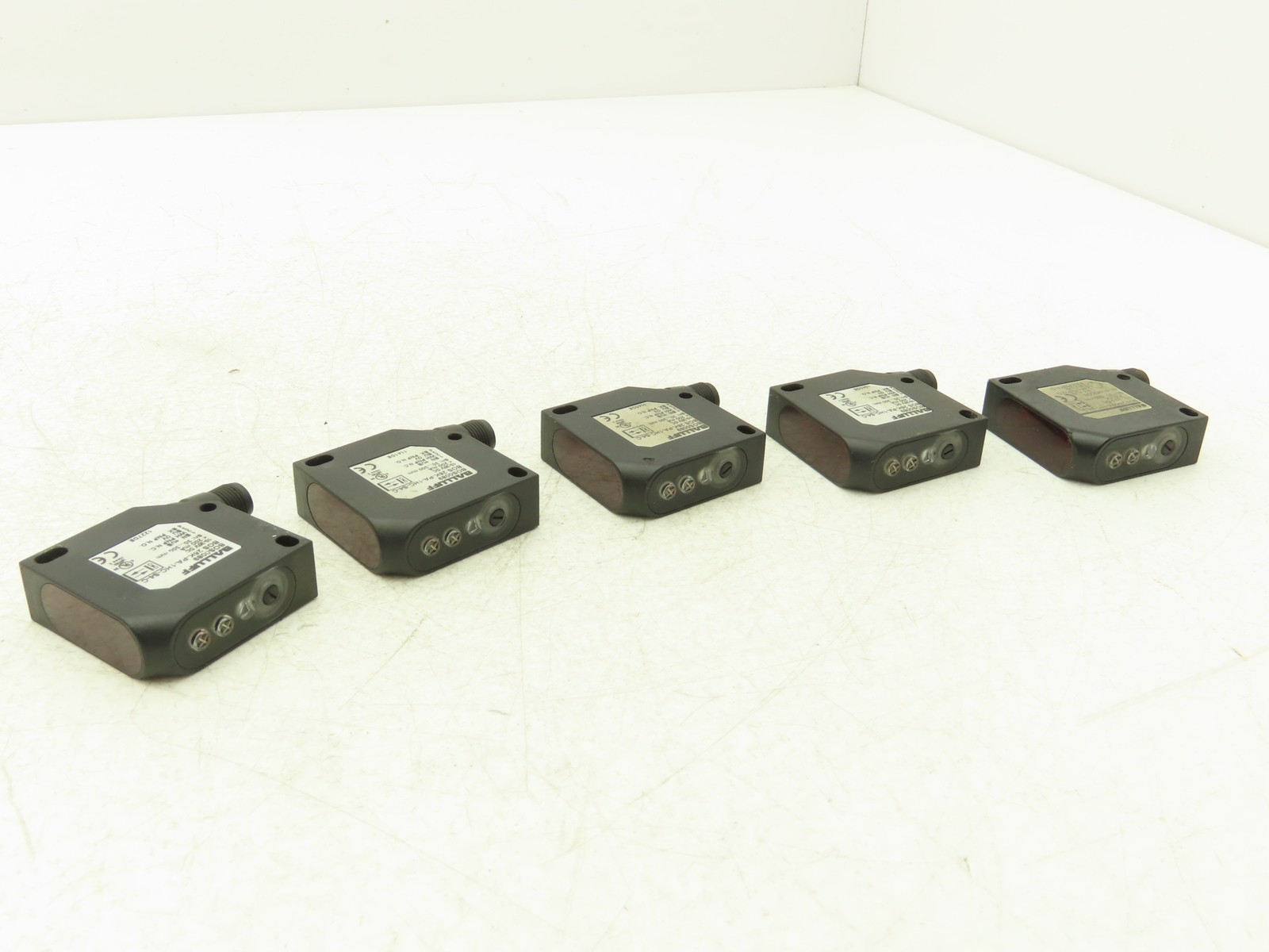 Balluff BOS0089 Cubic Diffuse Sensor w/Different Light Types 60cm Range Lot of 5