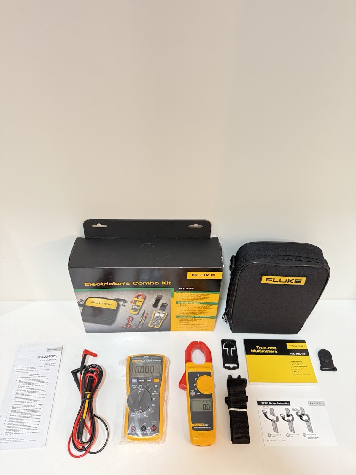 FLUKE 117/323KIT ELECTRICIANS COMBO KIT (NEW) SHIPS FAST MFD-2026